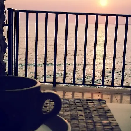 Mavi Con Jacuzzi Idromassaggio E Grande Terrazza Solarium Vista Mare شقة Cava dʼAliga