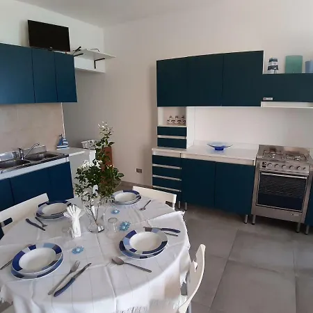 Mavi Con Jacuzzi Idromassaggio E Grande Terrazza Solarium Vista Mare شقة *